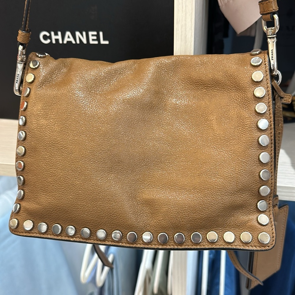 Prada etiquette small leather studded. Tan crossbody - Picture 8 of 8